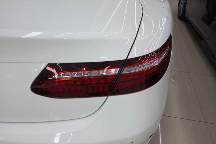 Used Mercedes-Benz E-Class 2023-Year Restyled E 260 Coupe Exterior 7