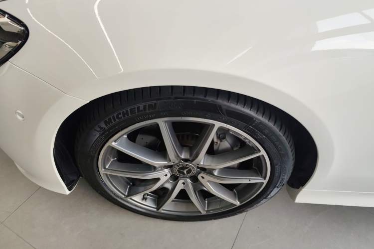 Used Mercedes-Benz E-Class 2023 E 260 Coupe Exterior 7
