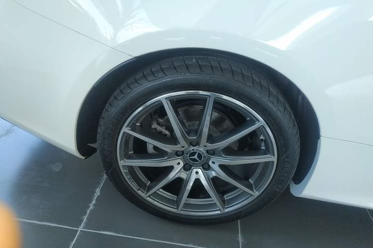 Used Mercedes-Benz E-Class 2023-Year Restyled E 260 Coupe Exterior 8