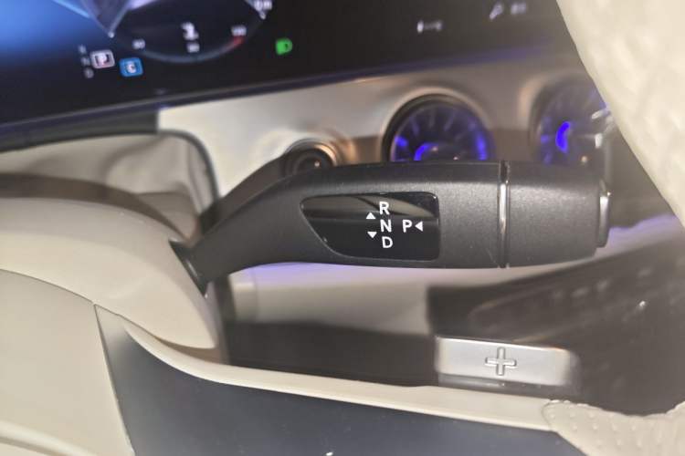 Used Mercedes-Benz E-Class 2023 E 260 Coupe Gear Lever