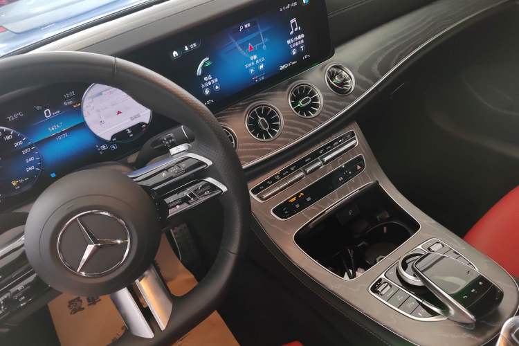 Used Mercedes-Benz E-Class 2023 Restyled E 260 Convertible Coupe Gear Lever