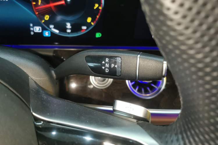 Used Mercedes-Benz E-Class 2023 E 260 Coupe Gear Lever