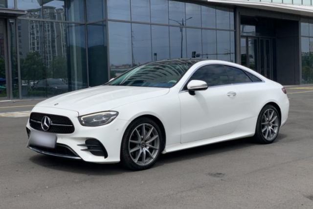 Ojetý Mercedes-Benz E-Class 2023-Year Restyled E 260 Coupe