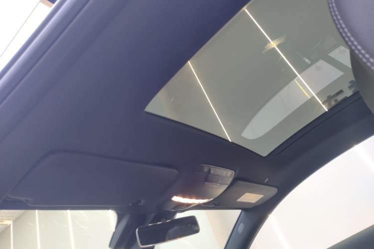 Used Mercedes-Benz E-Class 2023 E 300 Coupe Headliner