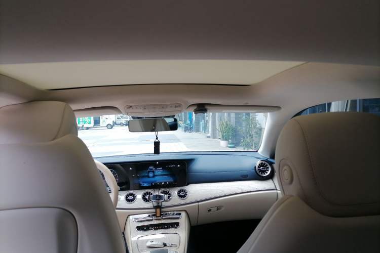 Used Mercedes-Benz E-Class 2023 E 300 Coupe Headliner