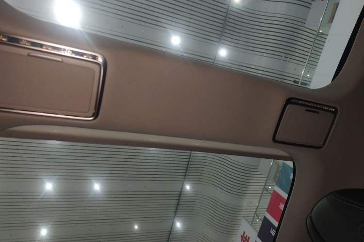 Used Mercedes-Benz E-Class 2023 Updated E 300 L Luxury Edition Headliner