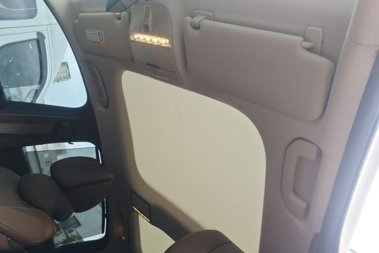 Used Mercedes-Benz E-Class 2023 E 300 L Luxury Model Headliner
