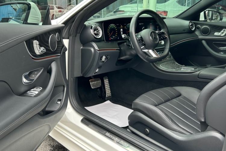 Used Mercedes-Benz E-Class 2023-Year Restyled E 260 Coupe Interior 1