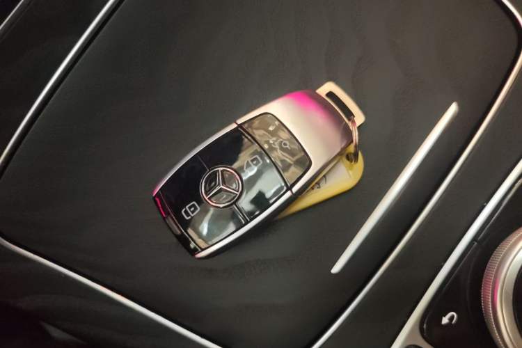 Used Mercedes-Benz E-Class 2023 E 260 Convertible Coupe Interior 1