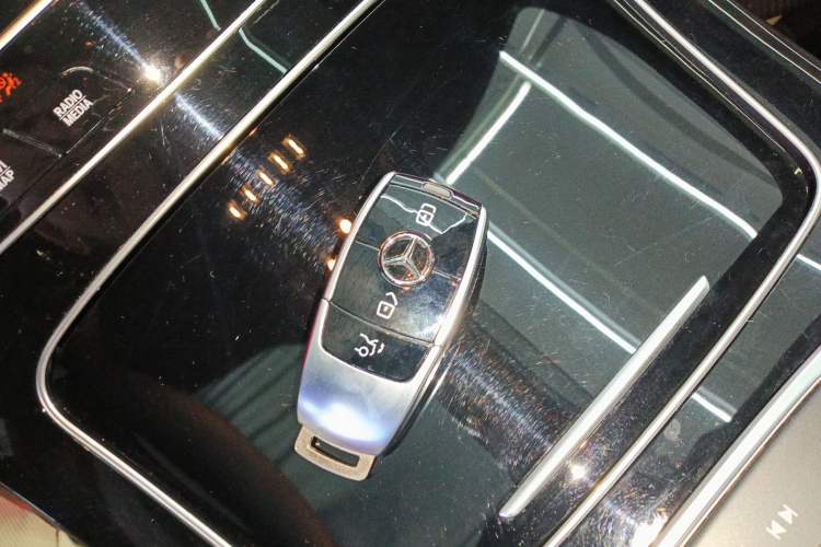 Used Mercedes-Benz E-Class 2023-Year Restyled E 260 Coupe Interior 1