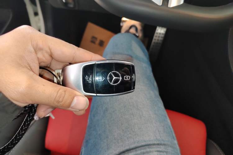 Used Mercedes-Benz E-Class 2023 Restyled E 260 Convertible Coupe Interior 1