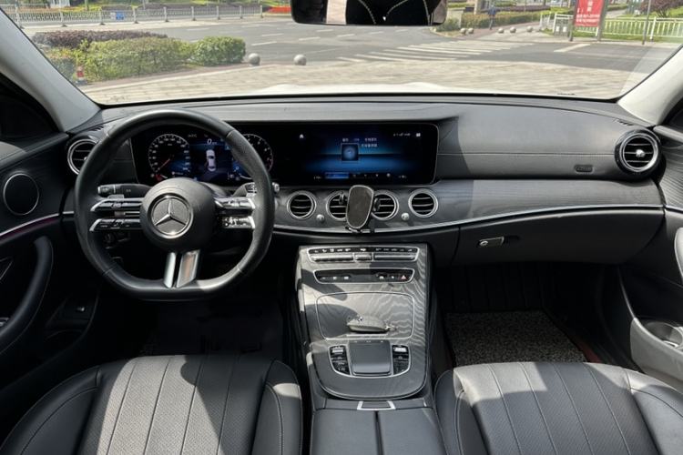 Used Mercedes-Benz E-Class 2023 E 260 Stylish Sports Edition Interior 1