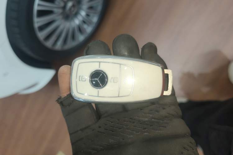 Used Mercedes-Benz E-Class 2023 Updated E 300 L Luxury Edition Interior 1