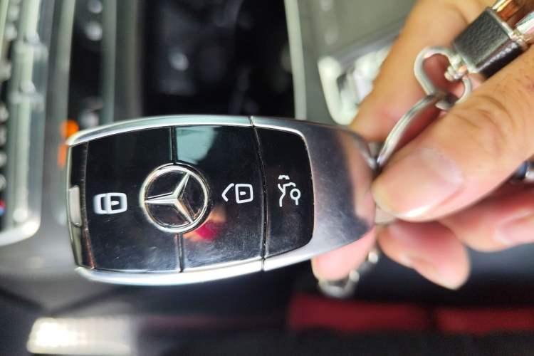 Used Mercedes-Benz E-Class 2023 E 260 Coupe Interior 1