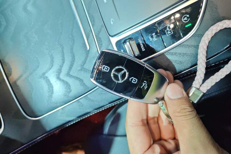Used Mercedes-Benz E-Class 2023 E 260 Stylish Sports Edition Interior 1