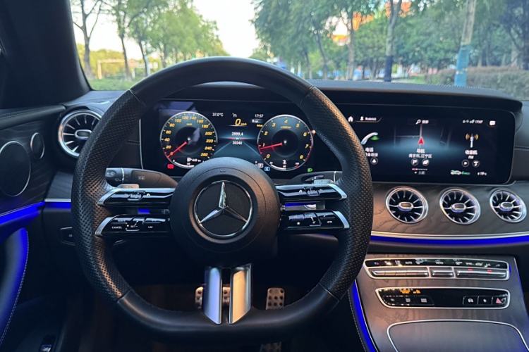 Used Mercedes-Benz E-Class 2023 E 300 Coupe Interior 2