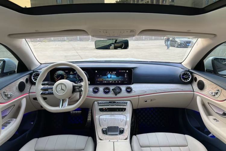 Used Mercedes-Benz E-Class 2023 E 260 Coupe Interior 2