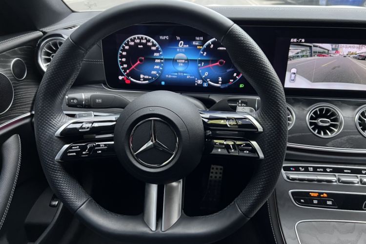 Used Mercedes-Benz E-Class 2023 E 260 Coupe Interior 3