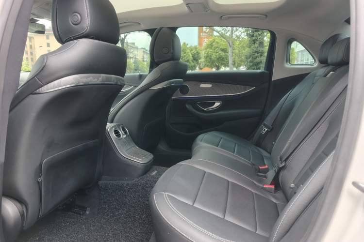 Used Mercedes-Benz E-Class 2023 E 260 L Sport Edition Interior 3