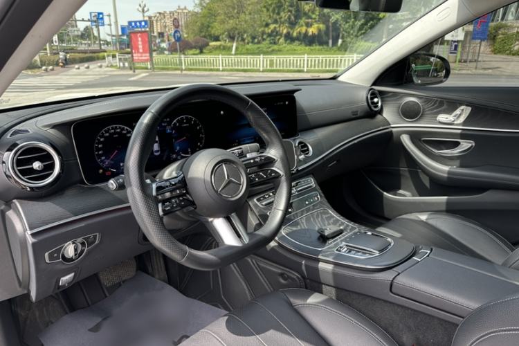 Used Mercedes-Benz E-Class 2023 E 260 Stylish Sports Edition Interior 3