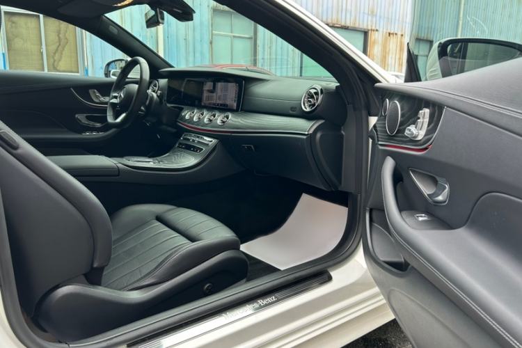Used Mercedes-Benz E-Class 2023-Year Restyled E 260 Coupe Interior 4