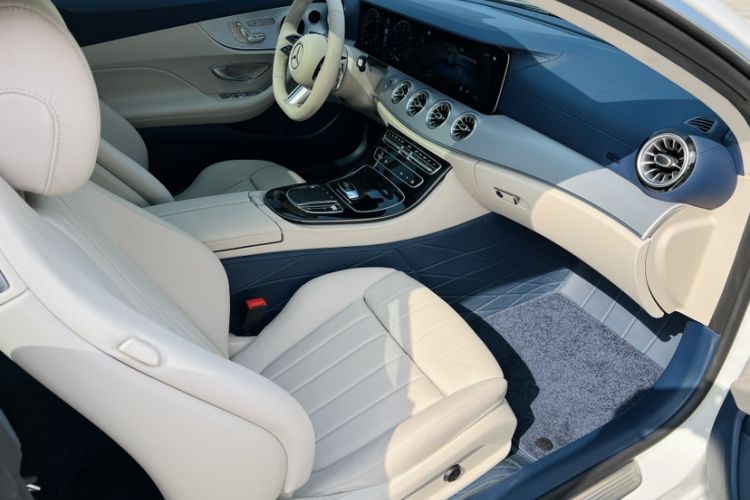 Used Mercedes-Benz E-Class 2023 E 300 Coupe Interior 4