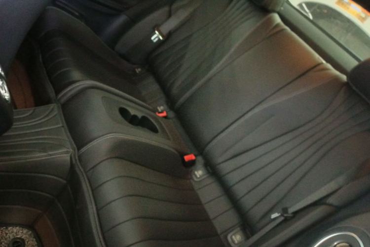 Used Mercedes-Benz E-Class 2023-Year Restyled E 260 Coupe Interior 4