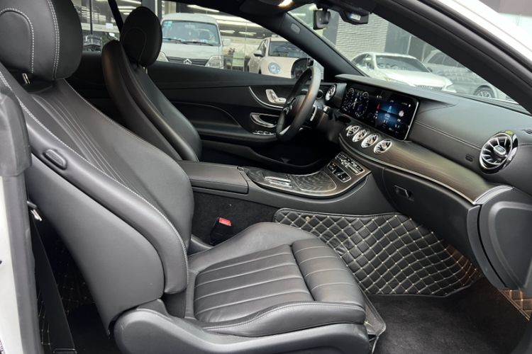 Used Mercedes-Benz E-Class 2023 E 260 Coupe Interior 6