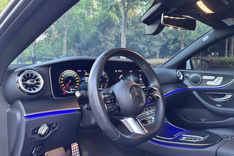 Used Mercedes-Benz E-Class 2023 E 300 Coupe Interior 7