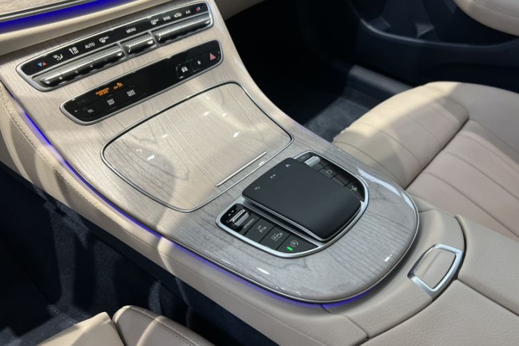 Used Mercedes-Benz E-Class 2023-Year Restyled E 260 Coupe Interior 7