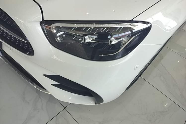 Used Mercedes-Benz E-Class 2023 Restyled E 300 L Sporty and Stylish Edition Left Front Headlight