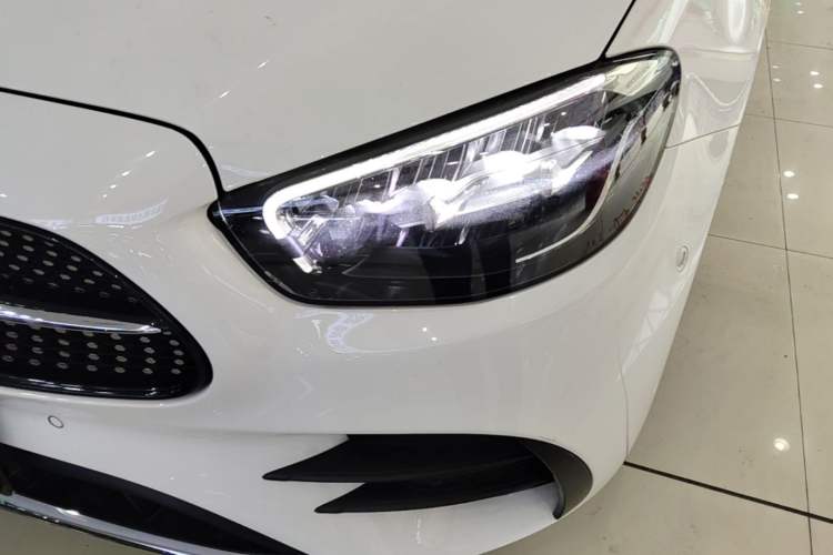 Used Mercedes-Benz E-Class 2023 E 300 L Sport Luxury Edition Left Front Headlight