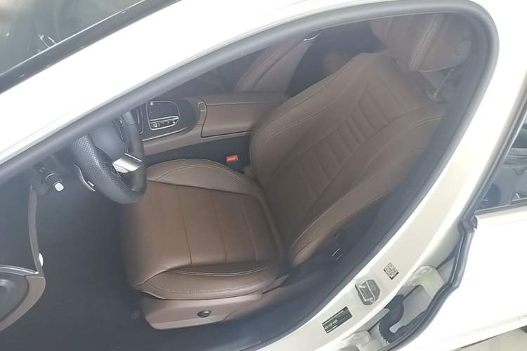 Used Mercedes-Benz E-Class 2023 Restyled E 300 L Sporty and Stylish Edition Left Front Seat