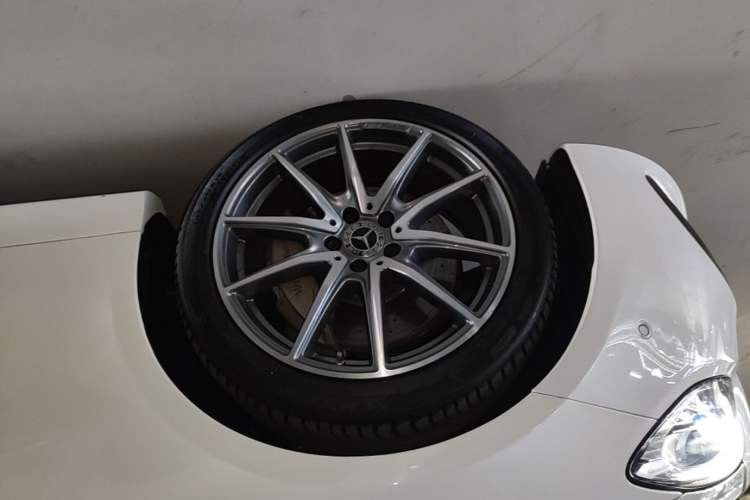 Used Mercedes-Benz E-Class 2023 E 260 Coupe Left Front Wheel Hub