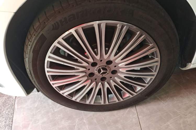 Used Mercedes-Benz E-Class 2023 E 300 L Luxury Model Left Front Wheel Hub