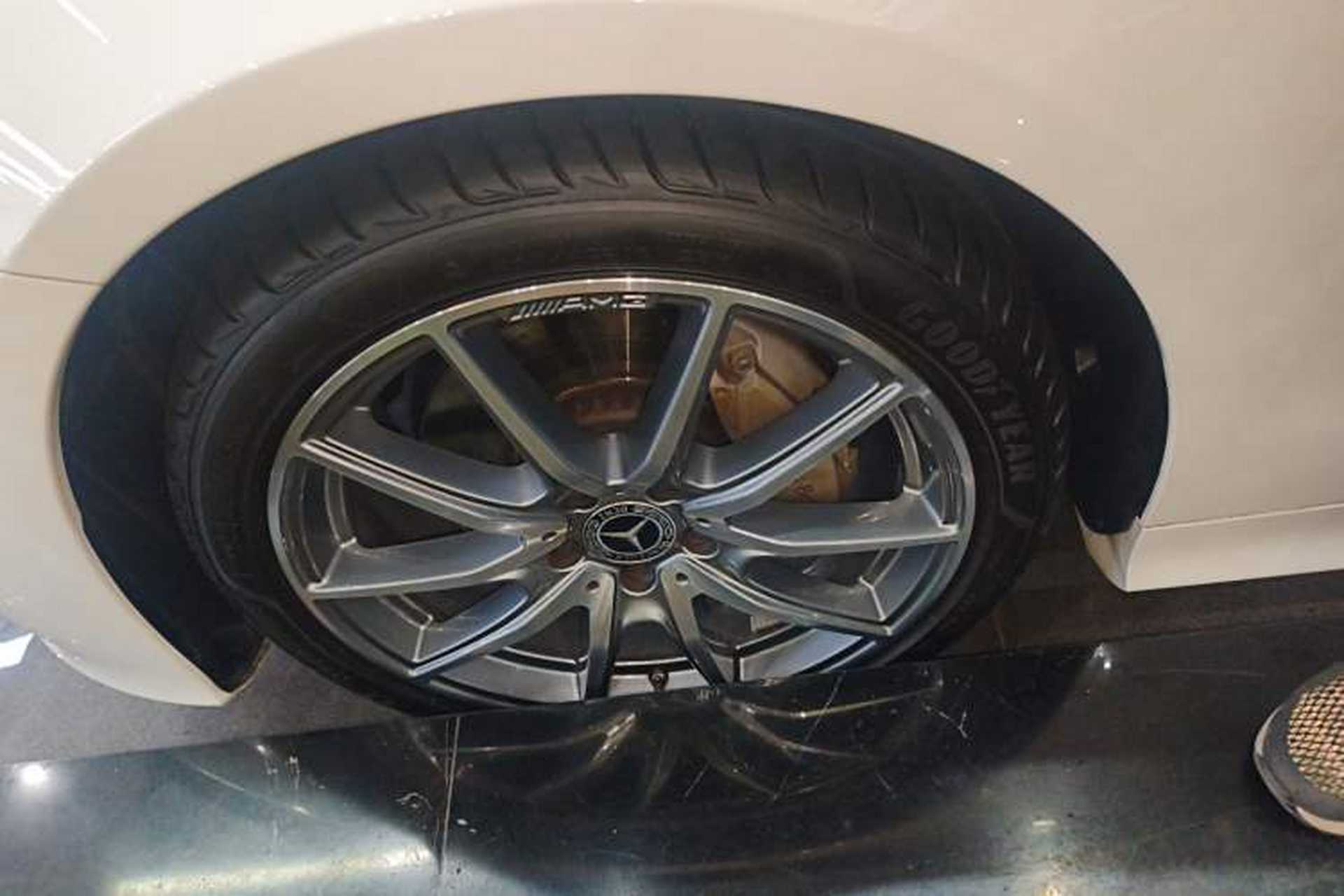 Used Mercedes-Benz E-Class 2023 E 260 Convertible Coupe Left Front Wheel Hub