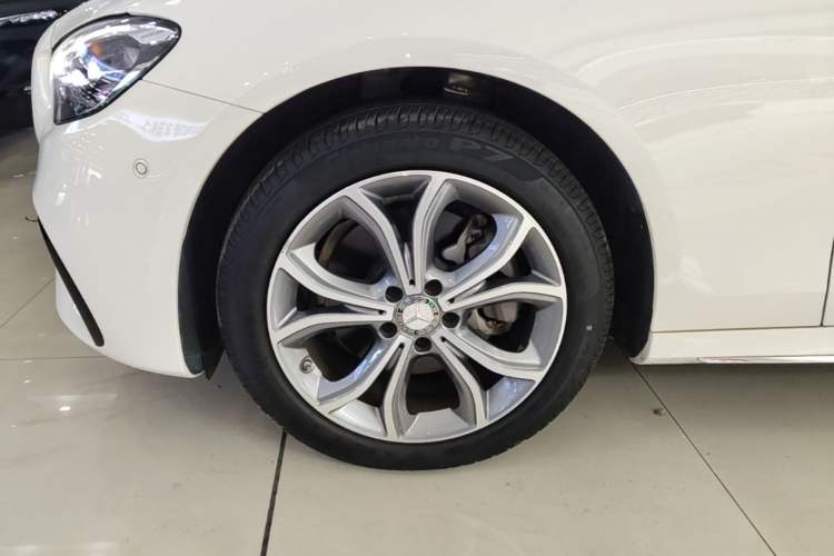 Used Mercedes-Benz E-Class 2023 E 300 L Sport Luxury Edition Left Front Wheel Hub
