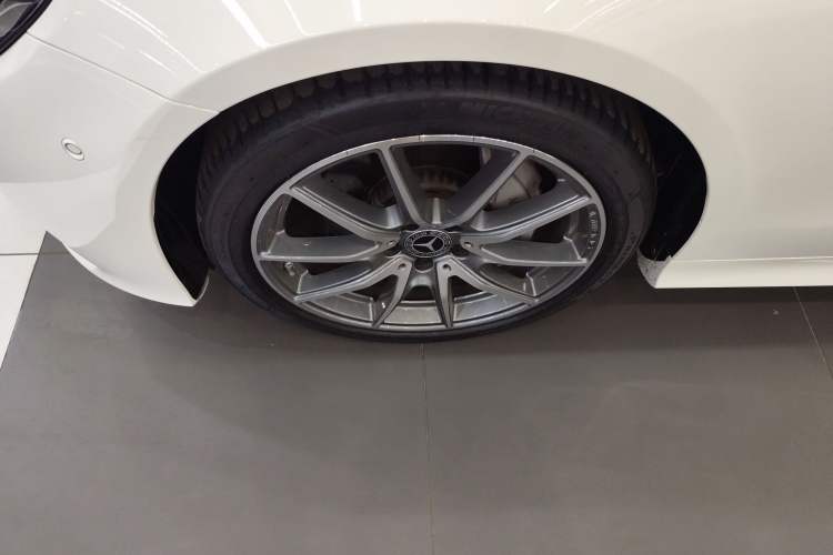 Used Mercedes-Benz E-Class 2023 E 260 4MATIC Coupe Left Front Wheel Hub