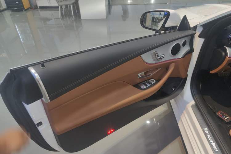 Used Mercedes-Benz E-Class 2023 E 260 Coupe Left Rear Door Interior