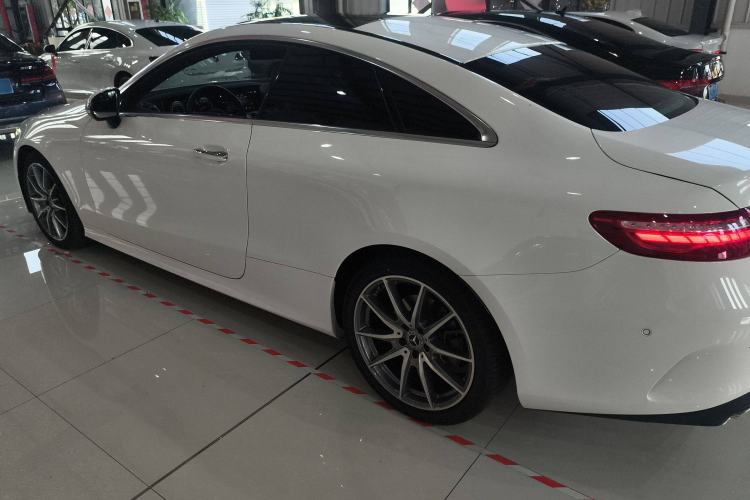 Used Mercedes-Benz E-Class 2023 E 260 Coupe Left Side