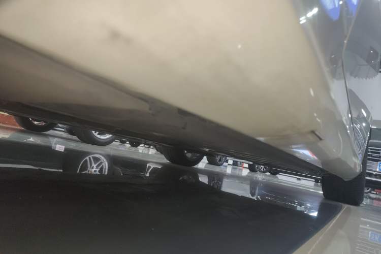 Used Mercedes-Benz E-Class 2023 E 260 Coupe Left Side Sill