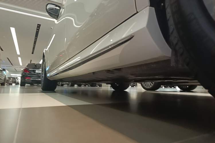 Used Mercedes-Benz E-Class 2023 Restyled E 260 L Sport Edition Left Side Sill