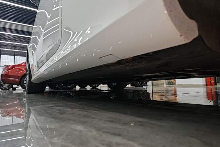 Used Mercedes-Benz E-Class 2023 E 260 Coupe Left Side Sill