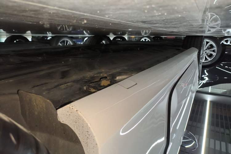 Used Mercedes-Benz E-Class 2023 E 260 Coupe Left Side Sill