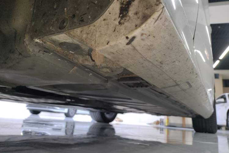 Used Mercedes-Benz E-Class 2023 E 300 Coupe Left Side Sill