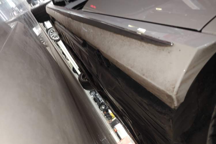 Used Mercedes-Benz E-Class 2023 Restyled E 260 L Sport Edition Left Side Sill