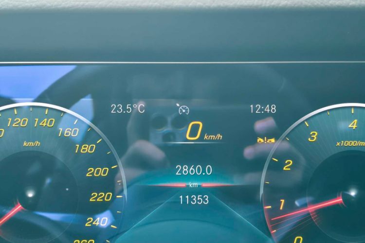 Used Mercedes-Benz E-Class 2023-Year Restyled E 260 Coupe Odometer Close Up