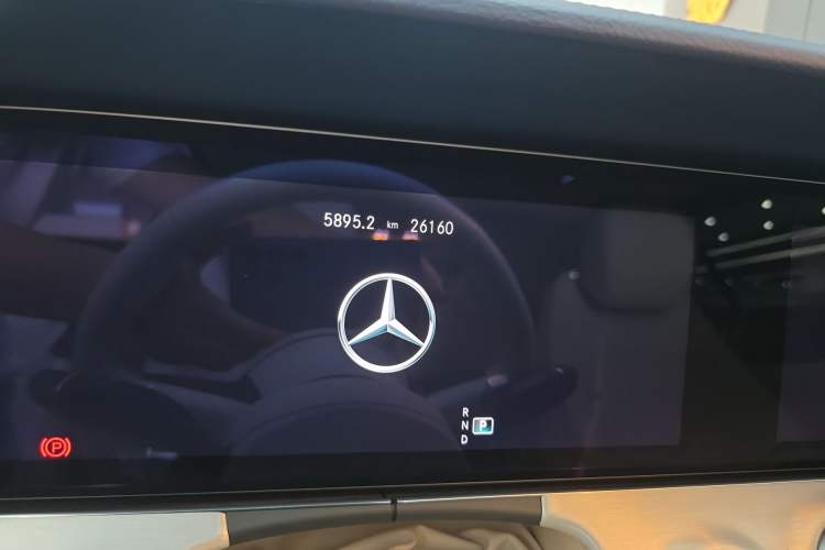 Used Mercedes-Benz E-Class 2023-Year Restyled E 260 Coupe Odometer Close Up