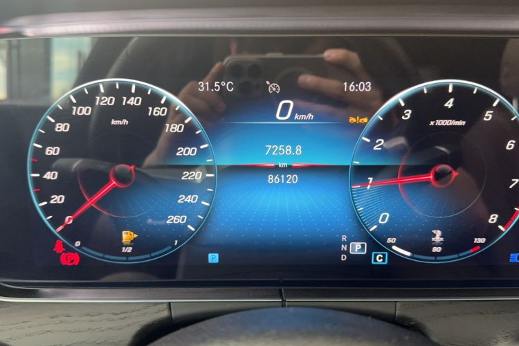 Used Mercedes-Benz E-Class 2023 Restyled E 300 L Sport Luxury Edition Odometer Close Up