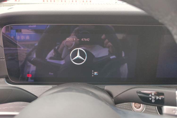 Used Mercedes-Benz E-Class 2023 E 260 L Sport Edition Odometer Close Up